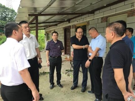 Leadership inspection - gaobuwen, deputy general manager of China Tower Group, led a team to inspect Dongguan alcohol water fuel cell power generation demonstration base station